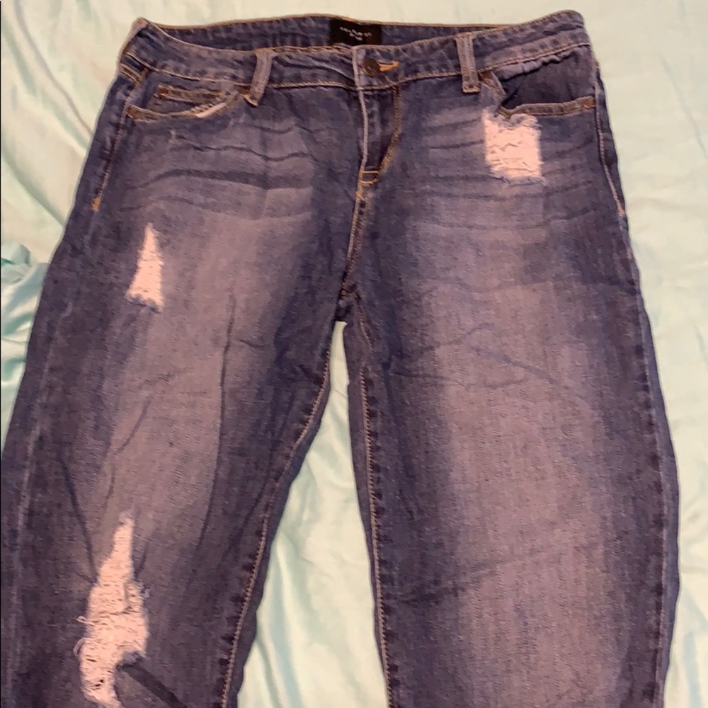 Brand new never worn Capri pants